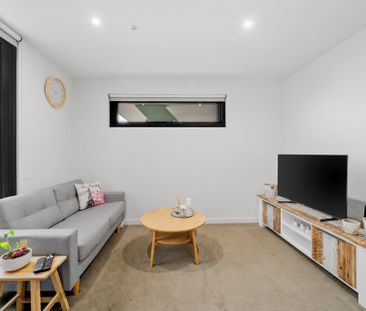 Perfect blend of style, comfort, and convenience. - Photo 3