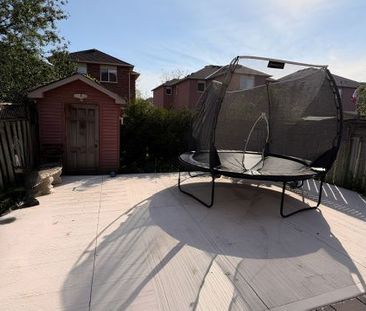 For Lease - 2443 Newcastle Crescent, Oakville, Ontario - Photo 1