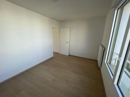 location Appartement T2 DE 42.02m² À CORNEBARIEU - Photo 3