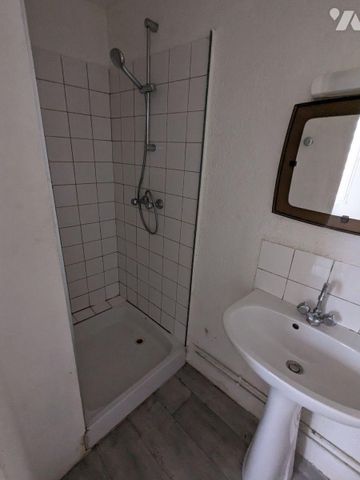 A NOGENT-LE-ROTROU, CENTRE VILLE ! Appartement situé au 1er étage sans ascenseur comprenant ... - Photo 4