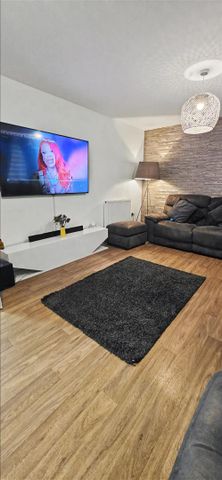 4 Bedroom House to let - Photo 3