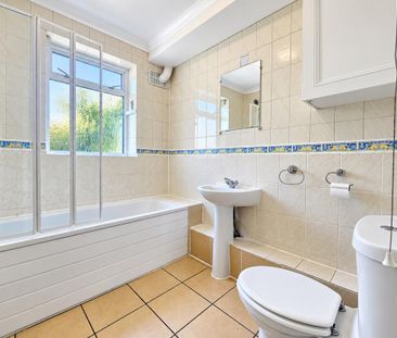 1 bedroom in a flat share to rent - Photo 5