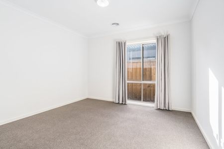 Low Maintenance Modern Living - Photo 4