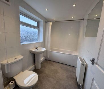 2 bedroom semi-detached house to rent - Photo 6