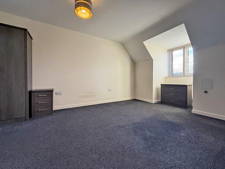 4 bedroom semi-detached house to rent - Photo 4