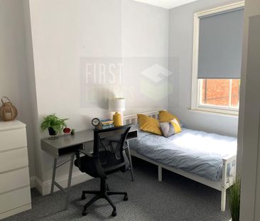 6 bedroom terraced house to rent - Photo 3