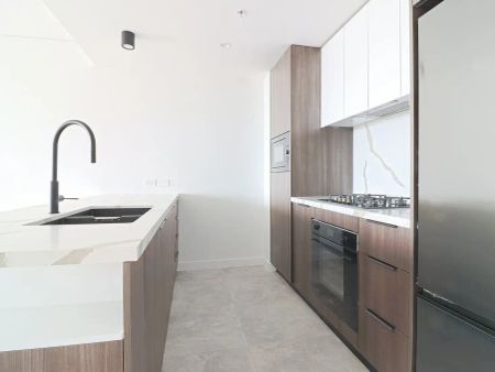 “Level 6 with expansive northerly views” - Photo 3