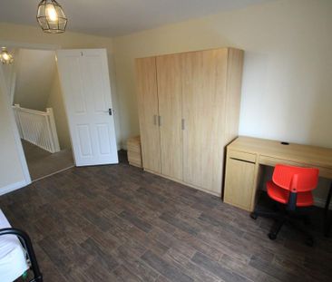 4 bedroom terraced house to rent - Photo 2