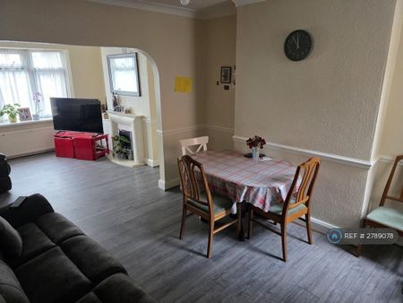 3 bedroom terraced house to rent - Photo 5