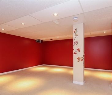 For Lease - 104 Thornbury Crescent, South of Baseline to Knoxdale, ... - Photo 4