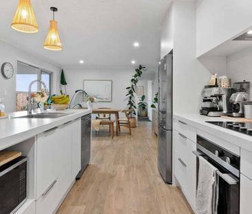 Charming 3BR Pukekohe Retreat w/ Garden! - Photo 1