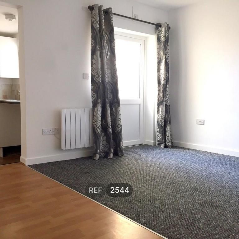 1 bedroom flat to rent - Photo 1