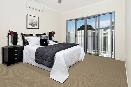 1/3 Cook Street, North Ward - Photo 2