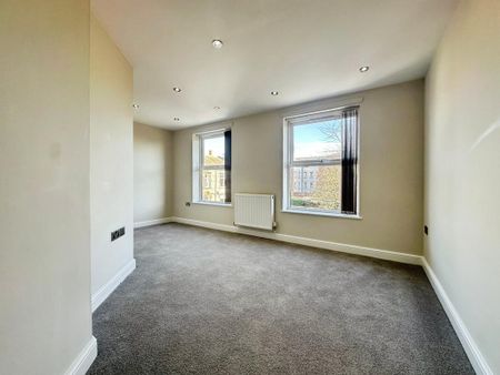 3 bedroom apartment to rent - Photo 2