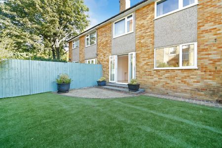 Hyanes Close London SE3 - Photo 3