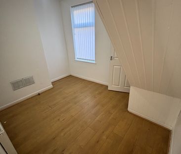 2 Bed Terraced House, Tudor Street, L6 - Photo 2