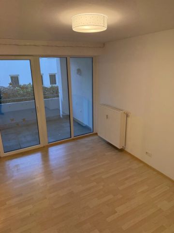 Gemütliche, ruhig gelegene 2,5-Zimmer Wohnung mit Loggia in Stadtrandlage Ried - Foto 2