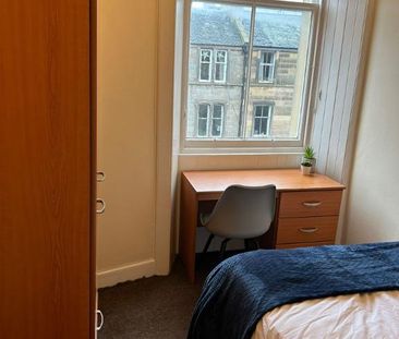 3 bedroom flat to rent - Photo 6