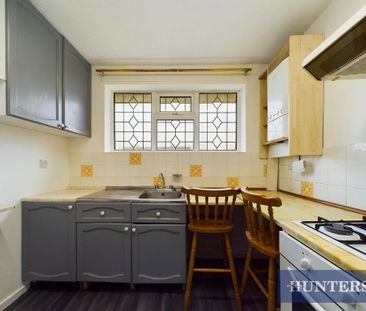 2 bedroom semi-detached bungalow to rent - Photo 6