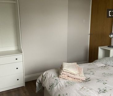 Room for rent in 3-bedroom apartment in Dublin, Dublin - Photo 6