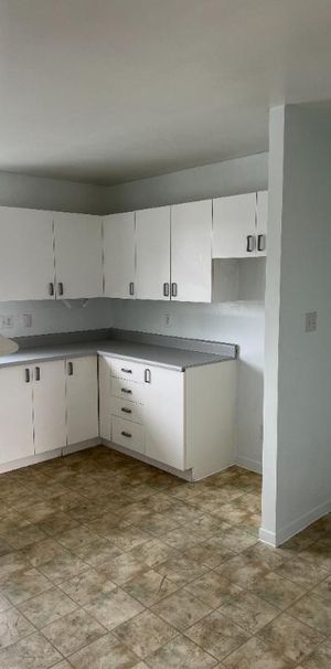 Appartement 4 1/2 libre à Beauport, propre, peinturé, ***Mois gratuit 1145$*** - Photo 1
