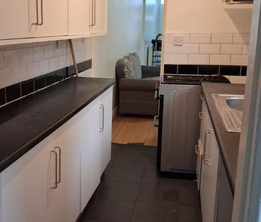 3 bedroom terraced house to rent - Photo 6