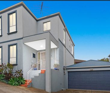 2/12 Randwick Drive, Keilor Park VIC 3042 - Photo 3