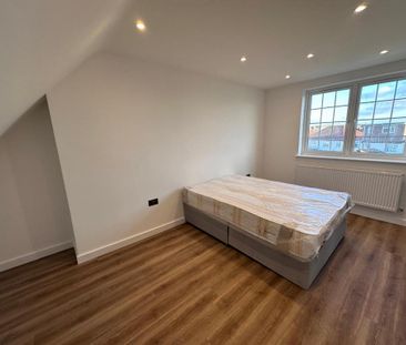 1 bedroom in a house share to rent - Photo 2
