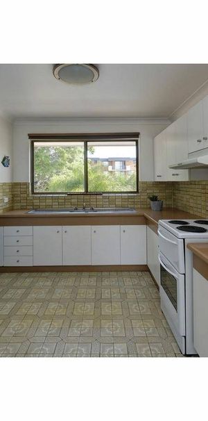 Spacious 2 bedroom Unit In The Heart Of Tuncurry - Photo 1