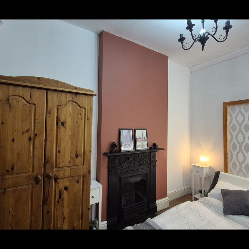 2 Bed Flat, Gloucester Road, M6 - Photo 1