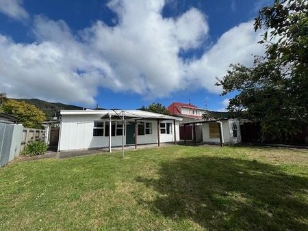 Parkway Wainuiomata, 3 bedrooms - Photo 2