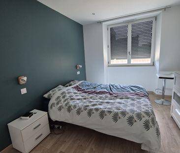 Maison 4 chambres cour et garage centre bourg - Photo 4