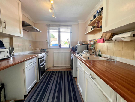 2 bedroom terraced house to rent - Photo 4