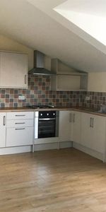 2 bedroom Flat To Let - Photo 3