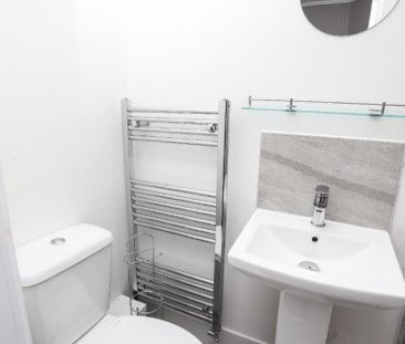 5 bedroom House To Let Total Size: 1411 SQ FT - Photo 4