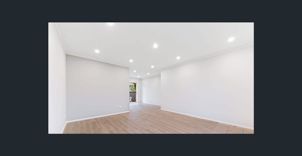 Immaculate Two-Bedroom Villa with Study – Prime Mortdale Location - Photo 1