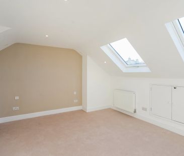 4 bedroom terraced house to rent - Photo 5