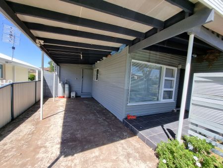 Seaside Cottage & Granny Flat - Photo 3