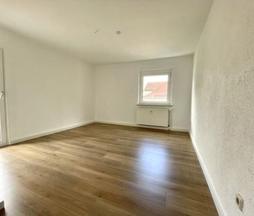 Frisch renoviert, hereinspaziert! 3R-Wohnung ab Juni 2024 mit Balko... - Photo 3