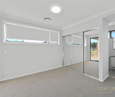 Modern Home with Solar Panels and Back-Up Battery - Photo 2