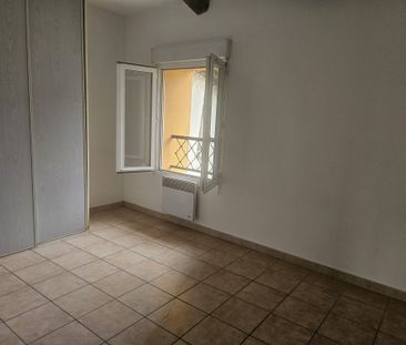 Camaret sur Aigues centre, T3 avec cave - Photo 4