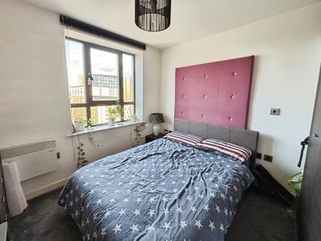 2 bedroom flat to rent - Photo 2