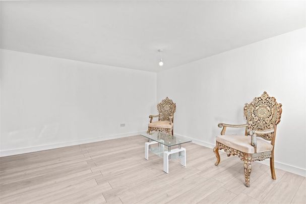 4 bedroom semi-detached house to rent - Photo 1