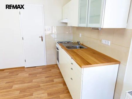 Exkluzivní pronájem zrekonstruovaného bytu 1+1 v centru Pardubic - Фото 4