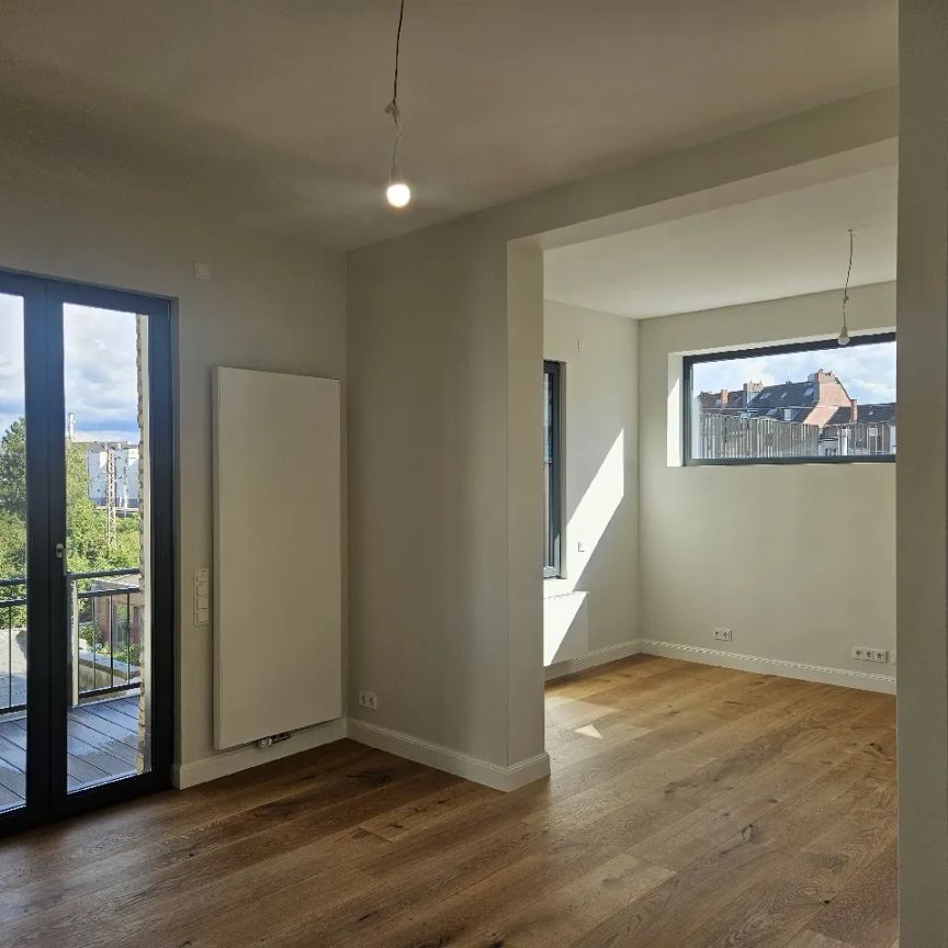 Einzigartige Maisonette mit großer Dachterrasse im Hinterhof von Flingern Nord. - Photo 1