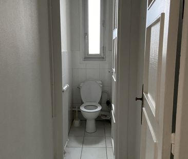 Location Appartement 3 pièces 51m² ORLEANS 45000 - Photo 2