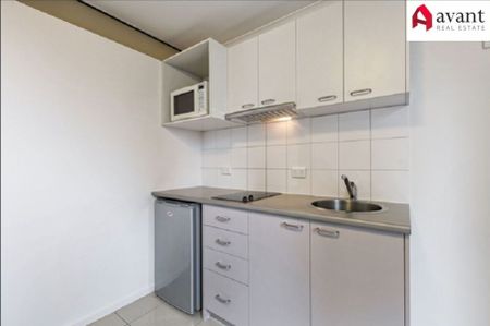 Furnished 2 bedroom apartment! In The Heart Of Melbourne CBD! - Photo 3