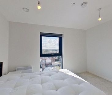 3 bedroom flat to rent - Photo 6