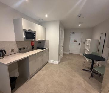Studio to rent - Photo 6