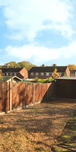 Applegarth Avenue, Guildford, Surrey, GU2 8LR - Photo 3